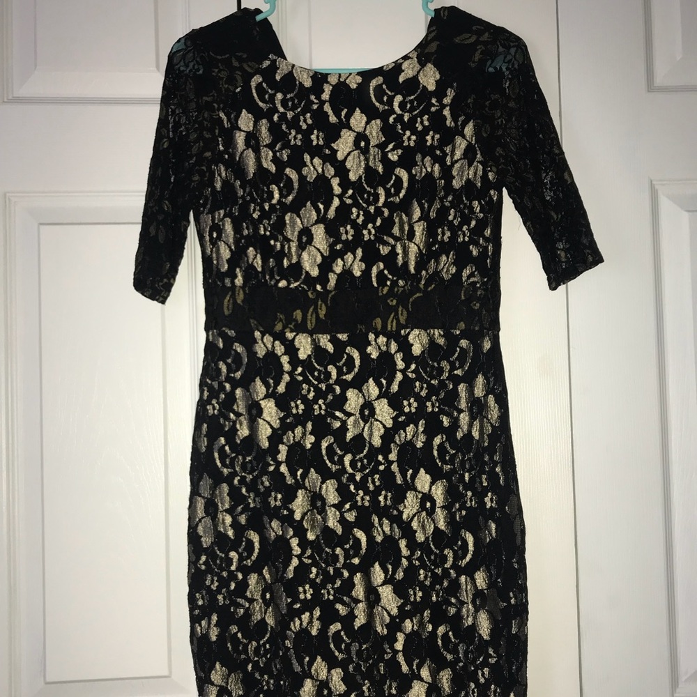 Juniors lace dress